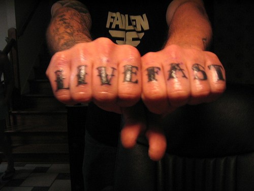 Knuckle tattoo, live fast, black, bold letters