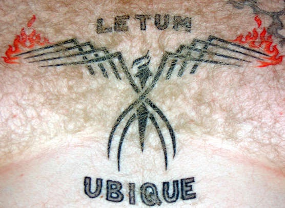 Tatuaje  frase letum ubique