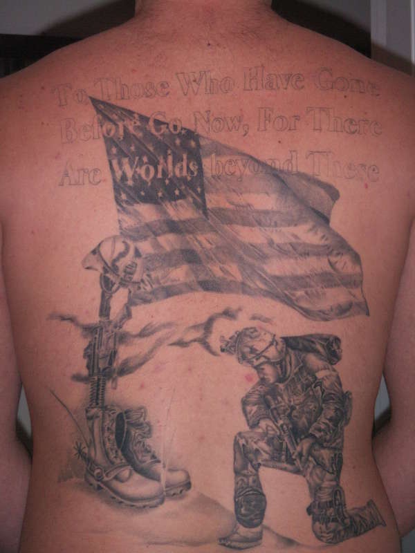 Patriotisches Militär USA voller Rücken Tattoo