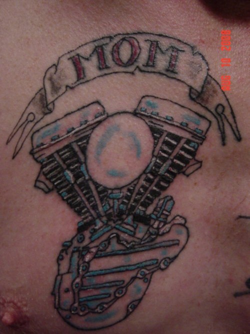 mamma e motore di motocicla tatuaggio