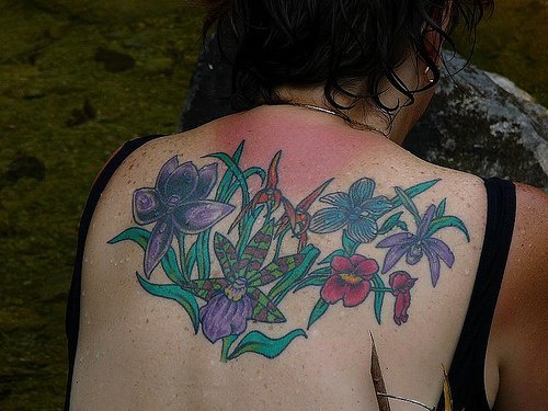 Blumenstrauß Tattoo am Rücken