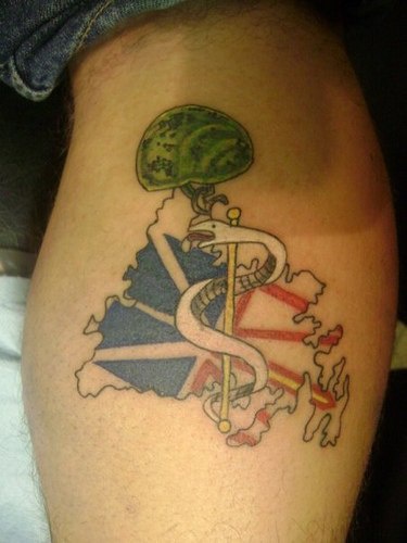 Weiße Schlange patriotisches England Tattoo