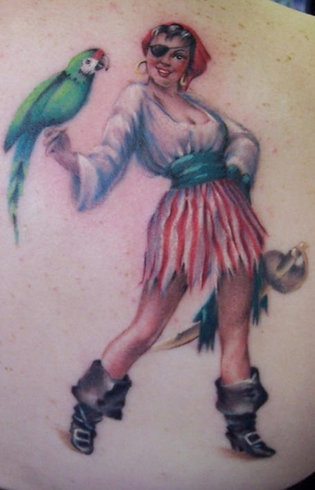 Pirata con pappagallo tatuaggio
