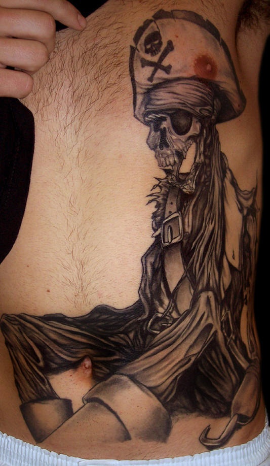 el tatuaje de esqueleto pirata detallado