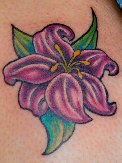 Elegante lila Lilie Tattoo