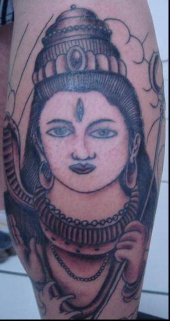 tatuaje de la guerrera de la deidad de Shiva