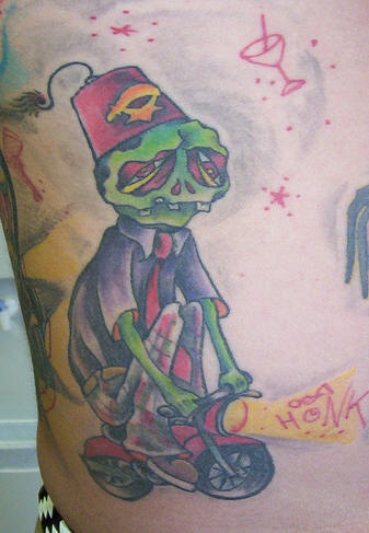 Tattoo mit traurigem Zombie