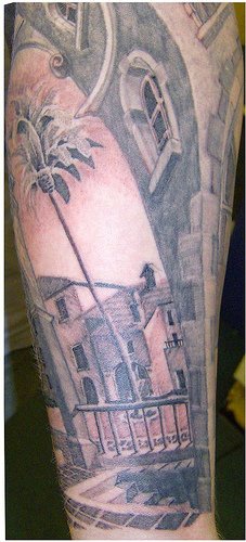 Blick auf die tropische Stadt Sleeve Tattoo