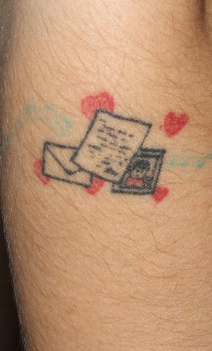 Cartas del amor pequeño tatuaje