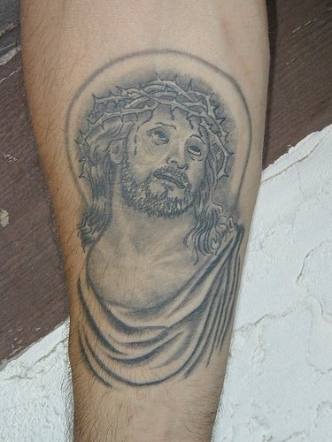 tatuaggio di torture gesu"