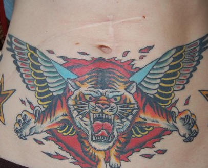 Tatuaje del tigre con alas en color