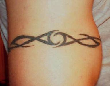 Bracelet tribal tattoo with circle in the middle