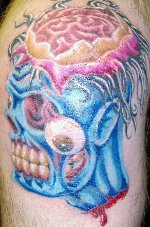 Tatuaje el zombi en azul muy gracioso