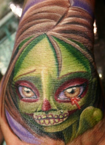 Tatuaje la zombi llorando