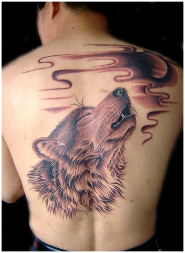 Tatuaje en la espalda, lobo grande
