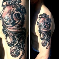 Tatuaje en el brazo, pulpo 3D detallado  negro blanco