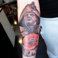 Tatuaje en el antebrazo, Napoleón con amapola y soldados