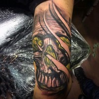 3D realistico dipinto cranio colorato tatuaggio su braccio