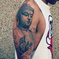 3D Stil farbiges großes Schulter Tattoo mit Buddha Statue und Blumen