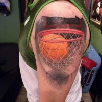 3D Stil farbiges Schulter Tattoo mit Basketball Netz und Ball