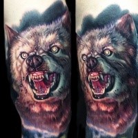 3D Stil detailliertes Schulter Tattoo mit bösem Wolfskopf