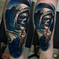 3D style realistic looking leg tattoo of space man skeleton