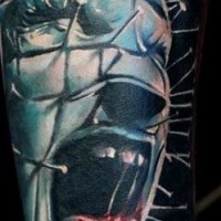 3D molto realistico colorato film orrore eroe faccia insanguinata tatuaggio su braccio