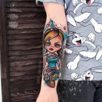 Impressionante Tomb Raider Lara Croft tattoo on wrist