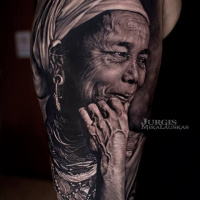 Awesome realistic old woman tattoo