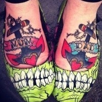 Tatuaje en los pies, anclas gruesas semejantes, old school