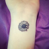 Cute simple small-size daisy flower tattoo on wrist