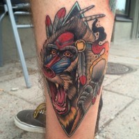 Tatuaje en la pierna, babuino  indio estilizado