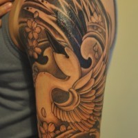 Tatuaje en el brazo, cisne blanco con pico negro