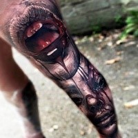 Fantástico tatuaje de pierna entera pintada de sangrienta boca humana con cara