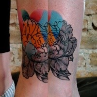 Natural com aspecto colorido por Mariusz Trubisz tatto de lindas flores