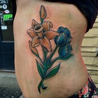 Nette gelbe und blaue Blumen amerikanisches klassisches Tattoo Taille