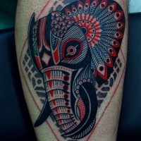originale dipinto multicolore animale elefante su rombo tatuaggio su gamba