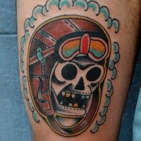 Simple old school style colored pilot skull tattoo