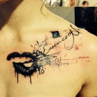 Unique black ink collarbone tattoo of seductive lips and lettering