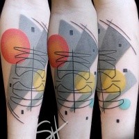 Abstrakter Stil farbiges Unterarm Tattoo mit verschiedenen Ornamenten