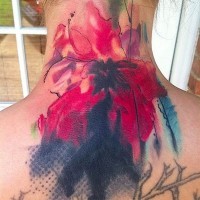 astratto stile fatto a casa acquerello fiore grande tatuaggio su nuca