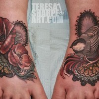 Accurate painted detailed looking feet tattoo of beautiful flowers and bird