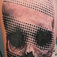 Amazing lovely halftone skull tattoo