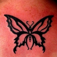 Erstaunlicher einfacher Schmetterling Tattoo für  Dame