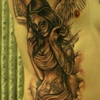 Engel Tattoo im neuen Stil an Rippen