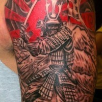 Tatuaje en el brazo,
guerrero samurái excelente, estilo asiático