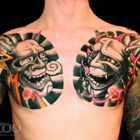 Asiatischer Stil Hanya beide Brust farbiges Tattoo mit Flamme und Donnern