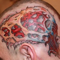 Tatuaje en la cabeza, cerebro humano horroroso