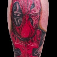 Tatuaje  de Deadpool increíble de colores