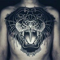 eccezionale inchiostro nero fantasia  tigre tatuaggio su petto